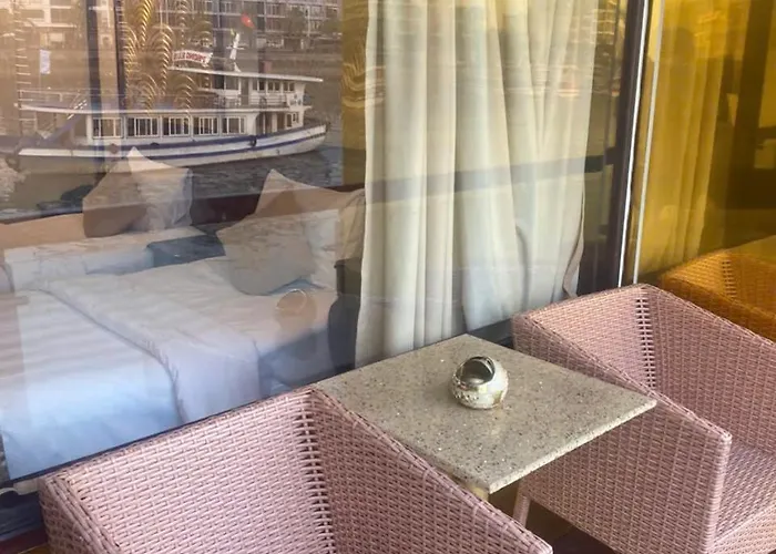 Golden Cruise Luxury